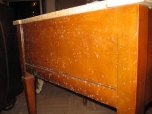 mold-in-furniture2